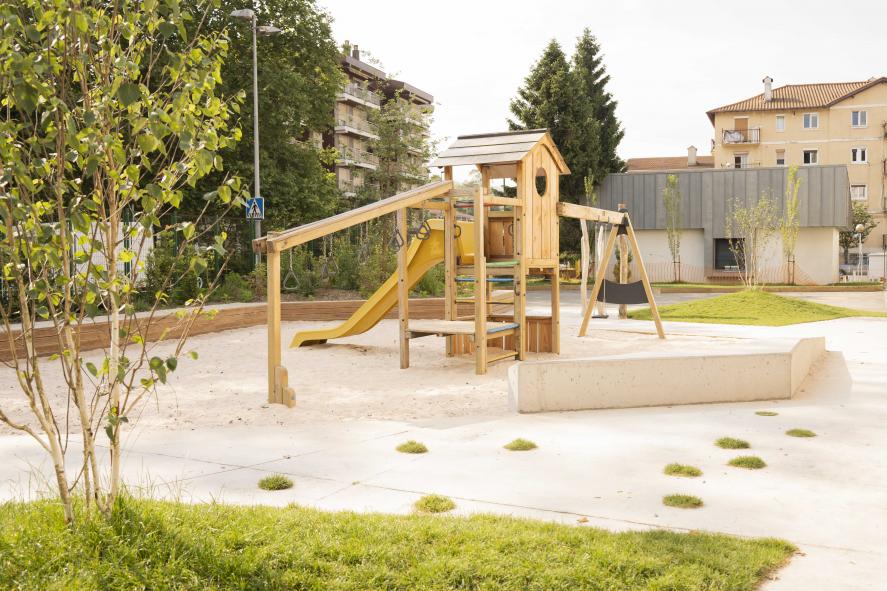 Martuteneko Arantzazuko Ama Ikastola kimubat garden paisaia paisajismo playground parque infantil