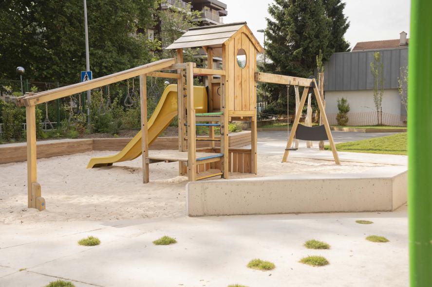 Martuteneko Arantzazuko Ama Ikastola kimubat garden paisaia paisajismo playground parque infantil