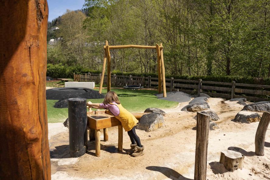 Parque de Itsasondo, segunda fase kimubat paisajismo jolas eremua parkea parque infantil