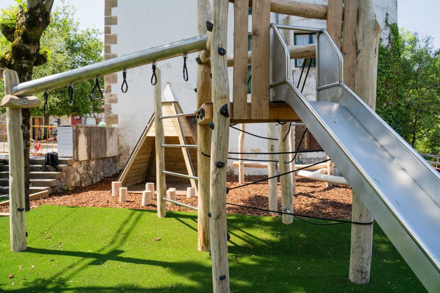 munitibar kimubat paisaia paisajismo playground parque infantil