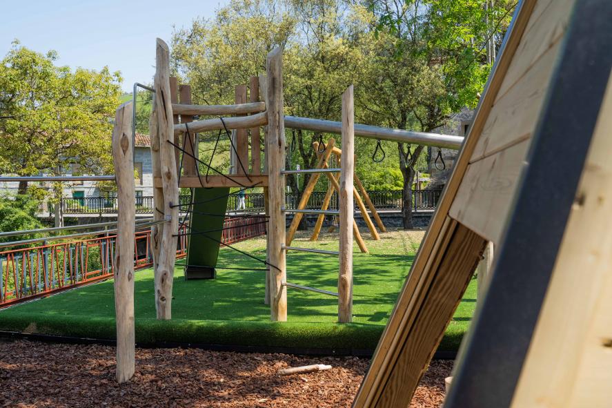 munitibar kimubat paisaia paisajismo playground parque infantil